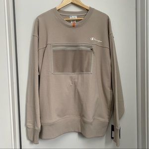 Champion Crew Neck with front zipper pouch - 2XL